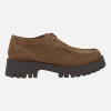 Zapatos de cordones en serraje marrón estilo wallabee con piso track