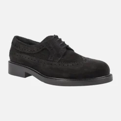 Zapatos de cordones en serraje negro con pala vega y picados