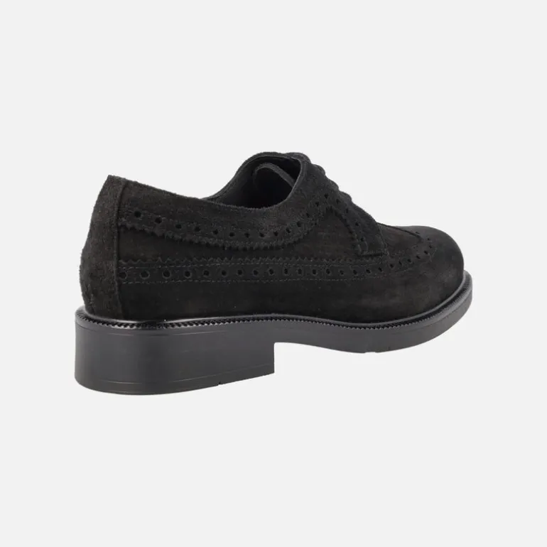 Zapatos de cordones en serraje negro con pala vega y picados
