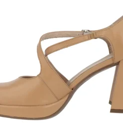 Zapatos de piel con tiras cruzadas y aberturas laterales