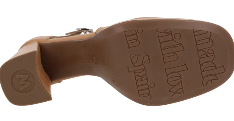 Zapatos de piel con tiras cruzadas y aberturas laterales