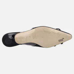 Zapatos de piel destalonados con adorno de lazo