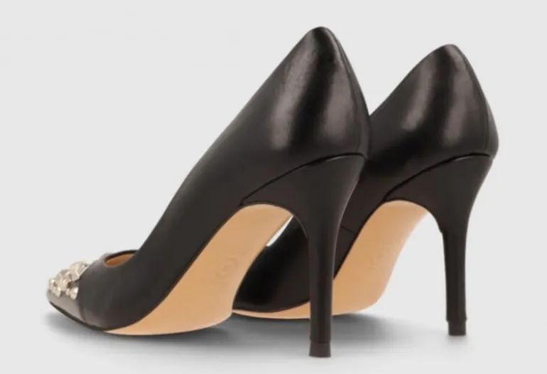 Zapatos de salón con puntera de tachas Sompo