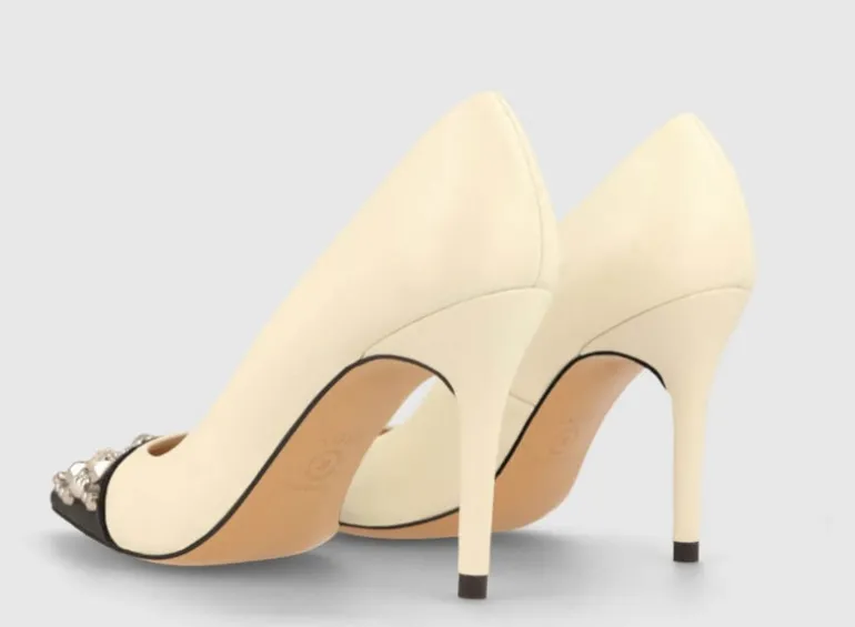 Zapatos de salón con puntera de tachas Sompo