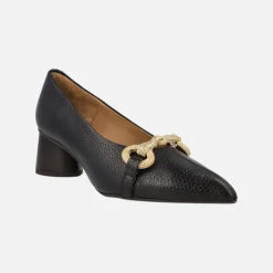 Zapatos de tacón en piel negra con adorno dorado Garica