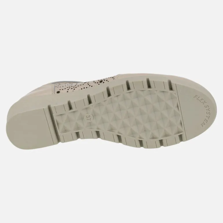 Zapatos deportivos de piel con dibujos troquelados