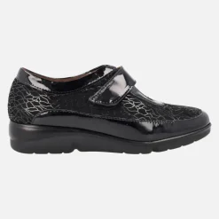 Zapatos deportivos en combinado negro con cierre de velcro