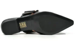 Zapatos destalonados Arabella con adorno de hebilla