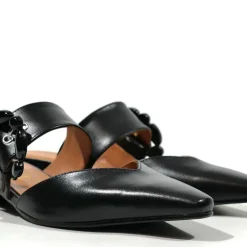 Zapatos destalonados Arabella con adorno de hebilla