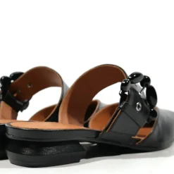 Zapatos destalonados Arabella con adorno de hebilla