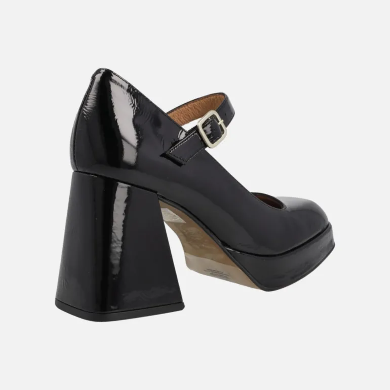 Zapatos Mary jane en charol negro con tacón alto y plataforma