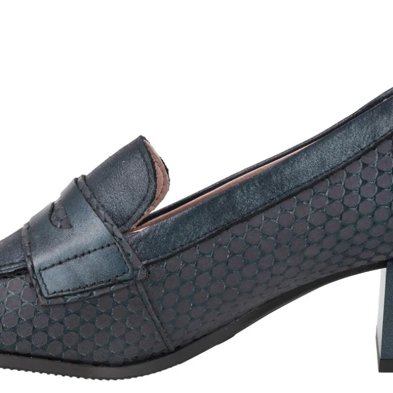 Zapatos mocasines en piel azul marino con antifaz y tacón