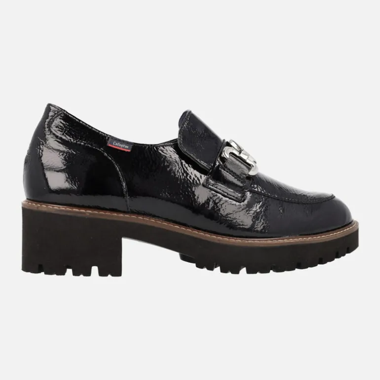 Zapatos mocasines negros de charol con adorno y piso track