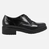 Zapatos negros de charol con cordones