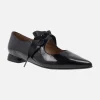 Zapatos negros de charol con cordones de raso