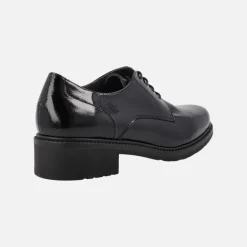 Zapatos negros de charol con cordones