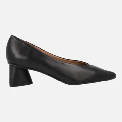 Zapatos negros de piel corte salón con tacón geométrico