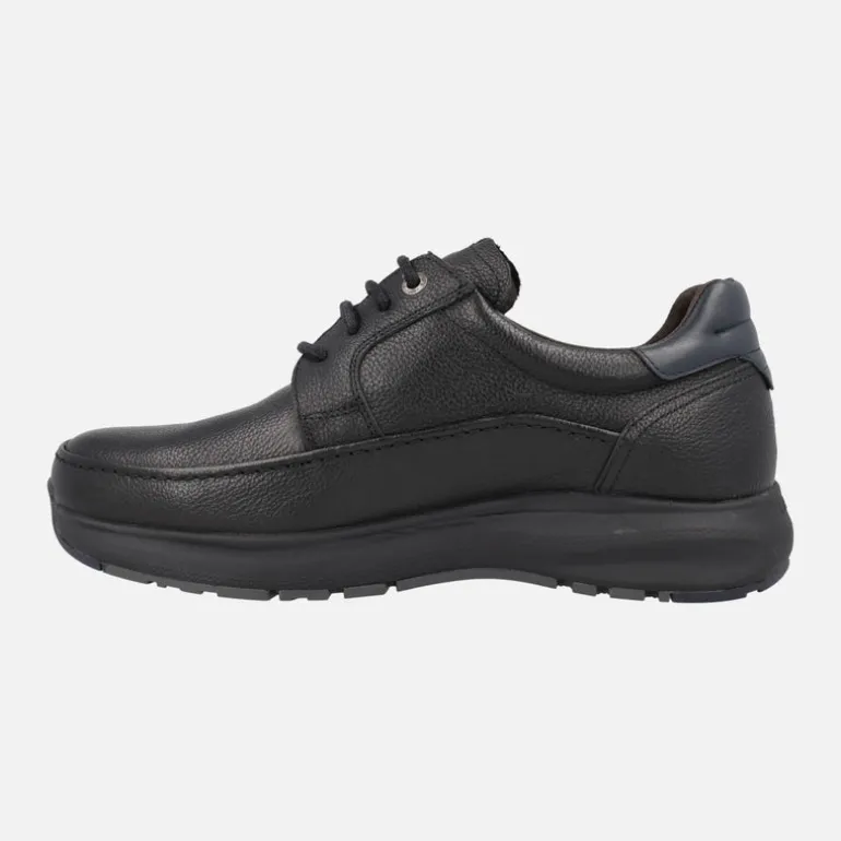 Zapatos negros de piel con cordones y membrana Fluchos tex
