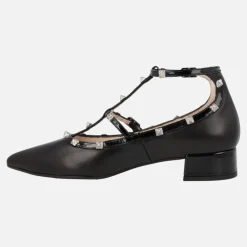 Zapatos negros de piel con pulseras y remaches Lodi Amines