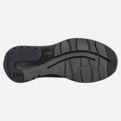 Zapatos negros de piel con cordones y membrana Fluchos tex