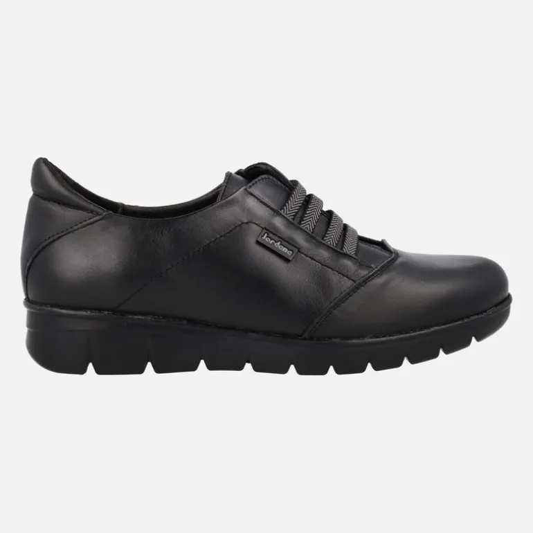Zapatos negros de piel de estilo deportivo con elásticos