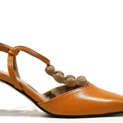 Zapatos Nicoletta en piel cuero con adorno de pasta