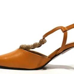 Zapatos Nicoletta en piel cuero con adorno de pasta