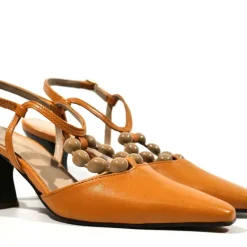 Zapatos Nicoletta en piel cuero con adorno de pasta