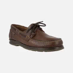 Zapatos náuticos de piel marrón con suela de caucho