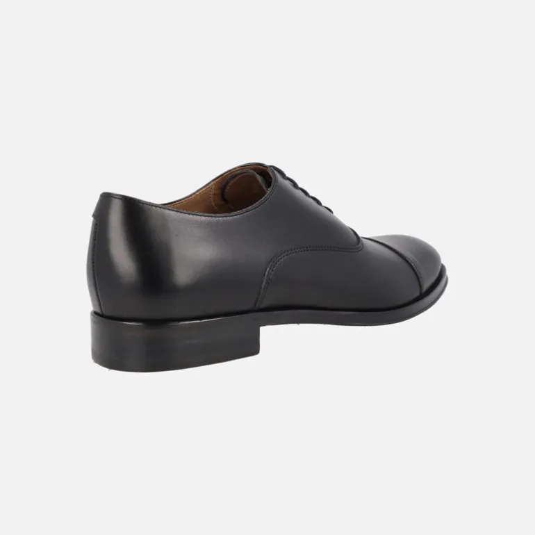 Zapatos oxford Lenox en piel negra con puntera recta