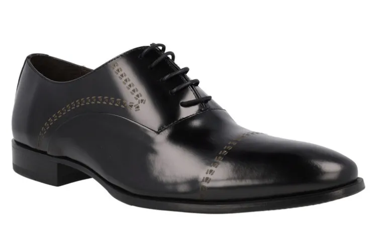 Zapatos oxford para hombre en piel antick con dibujos grabados