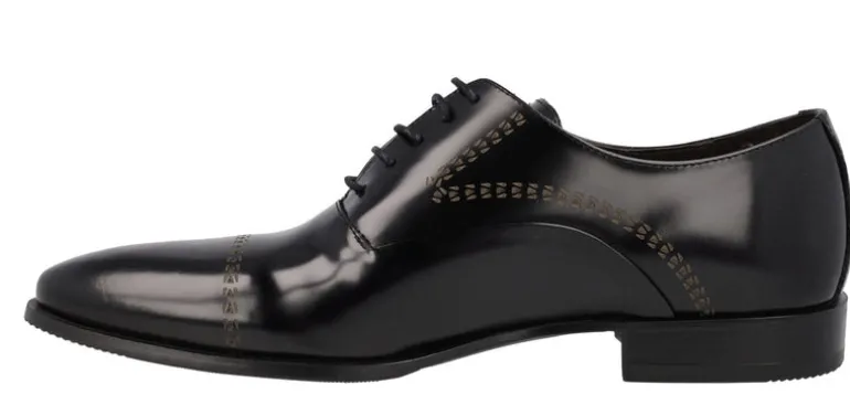 Zapatos oxford para hombre en piel antick con dibujos grabados