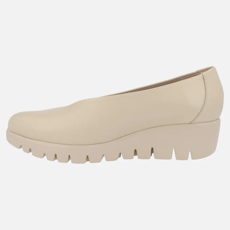 Zapatos Wonders Fly en piel crema