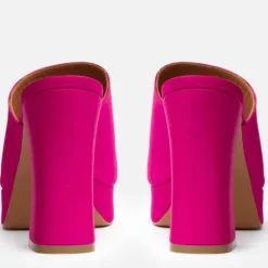 Zueco raso fucsia con plataforma para mujer