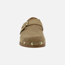 Zuecos Alpe Alive en serraje con cierre de velcro y tachas