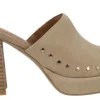 Zuecos de ante beige con remaches y tacón alto Pearl