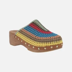 Zuecos de crochet multicolor