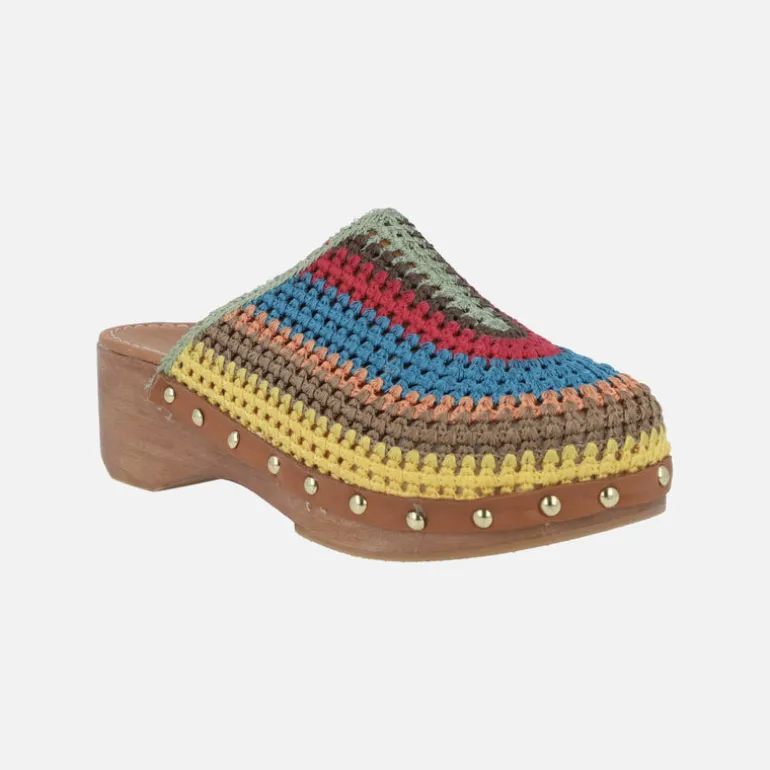 Zuecos de crochet multicolor