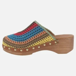 Zuecos de crochet multicolor