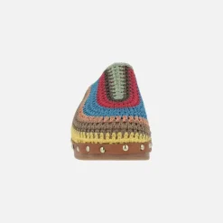 Zuecos de crochet multicolor