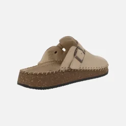Zuecos de piel color beige con adorno de hebilla