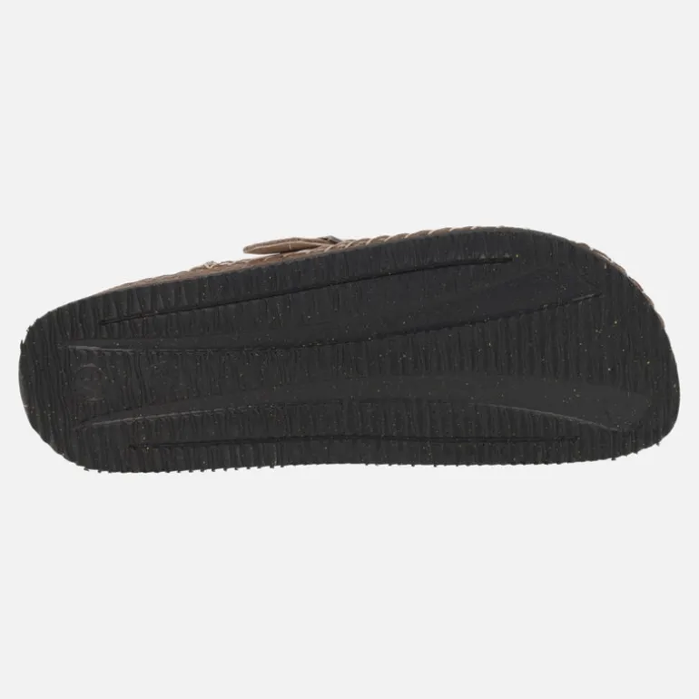 Zuecos de piel color beige con adorno de hebilla