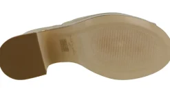 Zuecos de piel con maxi plataforma y adorno de cadena