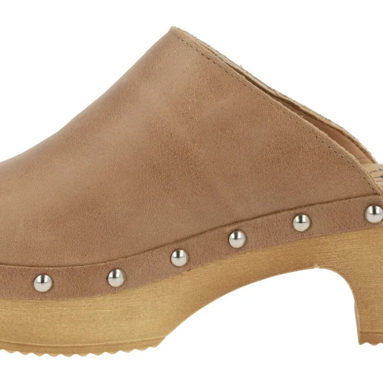 Zuecos de piel para mujer con tachas Help the trees