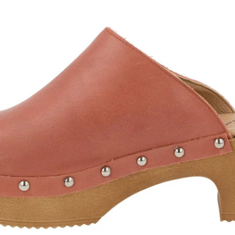 Zuecos de piel para mujer con tachas Help the trees