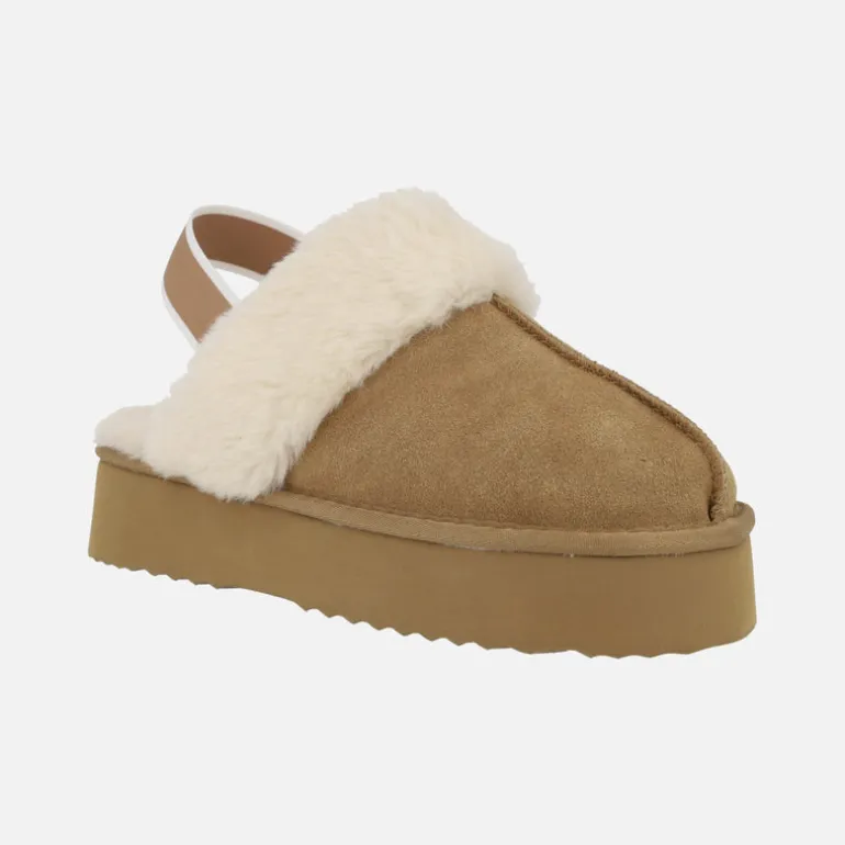 Zuecos de serraje color camel con ribete de pelo y plataforma