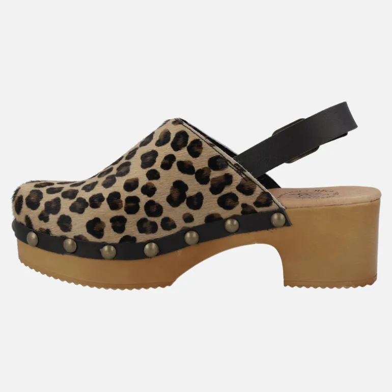 Zuecos en pelo animal print con tira al talón