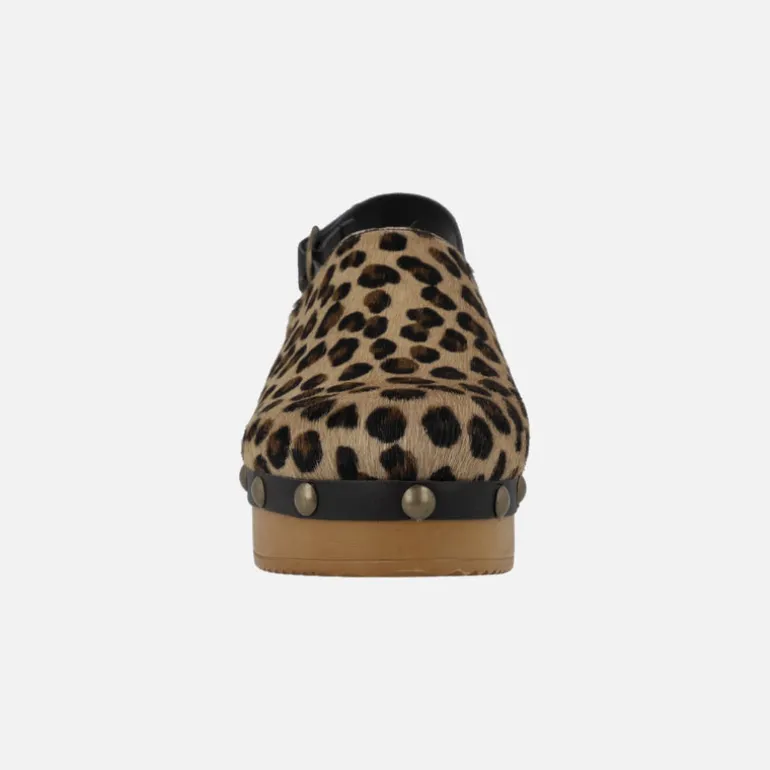 Zuecos en pelo animal print con tira al talón