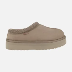 Zuecos Nivia en color taupe con forro de pelo y doble suela