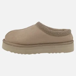 Zuecos Nivia en color taupe con forro de pelo y doble suela